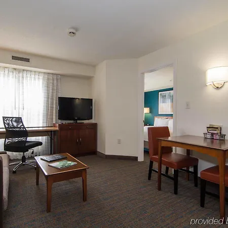 Hotel By Marriott Piper Glen 3*