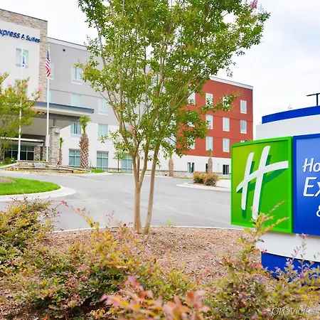 Hotel Express & - Airport By Ihg 3*