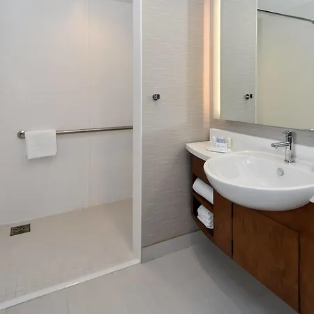 Hotel Springhill By Marriott Center 3*
