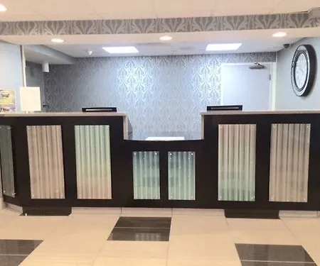 Hotel Wyndham Garden Airport Southeast 3*