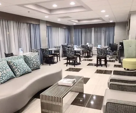 Hotel Wyndham Garden Airport Southeast 3*