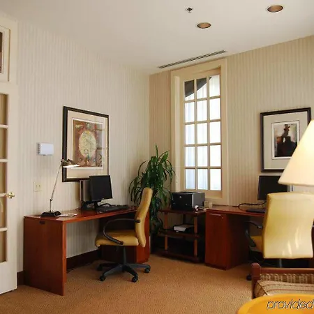 Hotel Doubletree By Hilton Uptown 3*