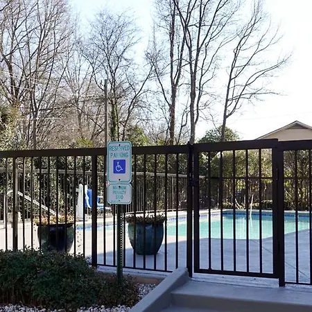 Inn Comfort Airport Uptown 3*