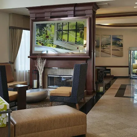 Courtyard Center 3*