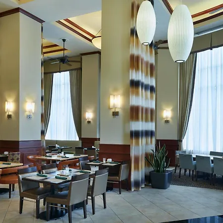 Courtyard Center 3*
