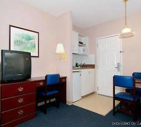 Suburban Near Of North Carolina-charlotte 4*