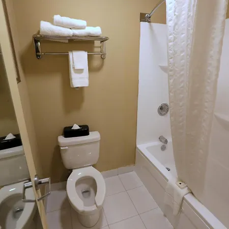 Country & By Radisson, I-85 Airport, Nc 3*