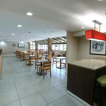 Hotel Country & By Radisson, I-85 Airport, Nc