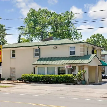 Super 8 By Wyndham Downtown Area Motel
