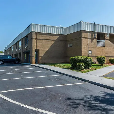 Econo Airport Near Billy Graham Parkway Hotel 2*