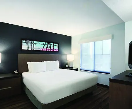Hotel Towneplace By Marriott Loso Airport