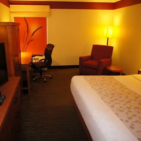 Spark By Hilton Airport North Hotel