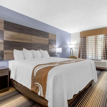 Quality Airport-near Uptown 2*
