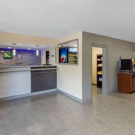 Hotel Quality Airport-near Uptown