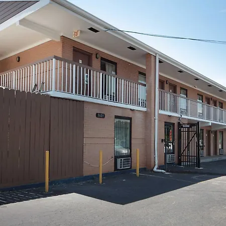 Rodeway North End 2*