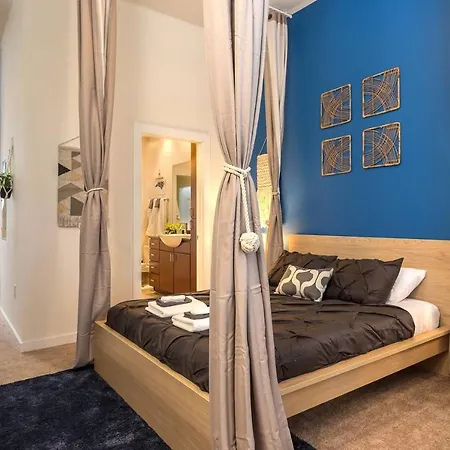 Apartment Trifecta 10 Min Walk To 7th St Market Superhost *