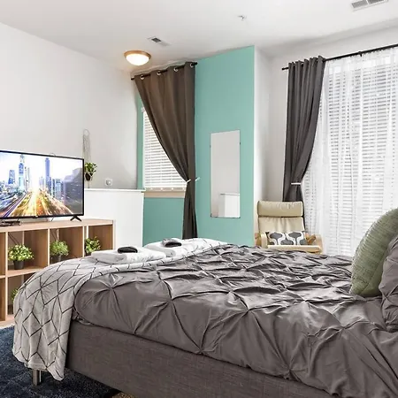 Apartment Trifecta Ace Location Pool & Gym Superhost *