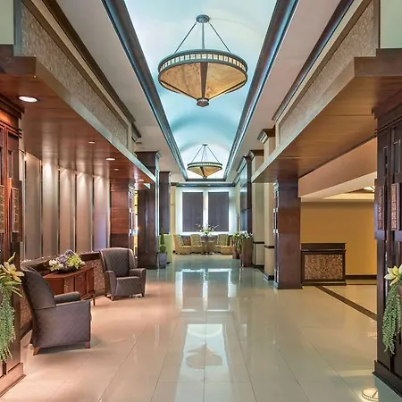 Doubletree By Hilton South Tyvola Hotel