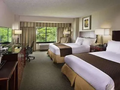 Doubletree By Hilton Airport Hotel 4*