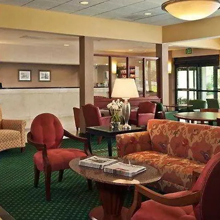 Courtyard Arrowood 3*