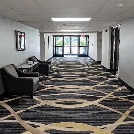Wyndham Garden Airport Southeast Hotel 3*
