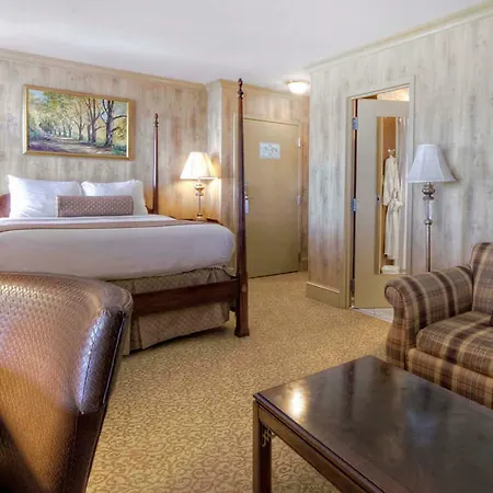 Dunhill Hotel 4*