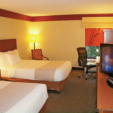 Hotel Spark By Hilton Airport North Charlotte