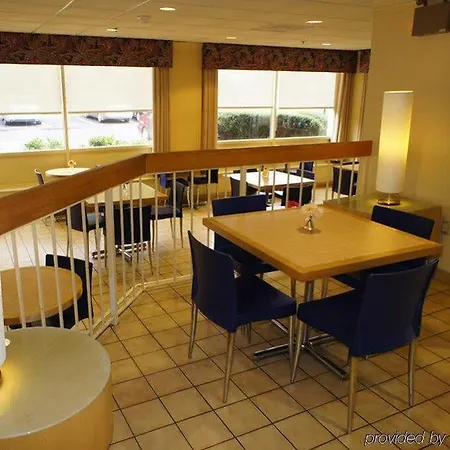 Spark By Hilton Airport North Charlotte
