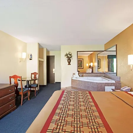 Motel Days By Wyndham Charlotte/woodlawn Near Carowinds