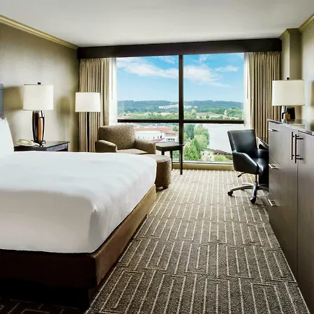 Hilton Place 3*