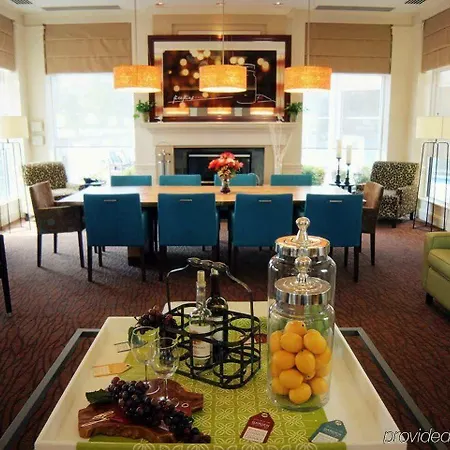 Hilton Garden North 3*