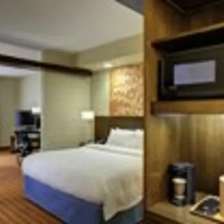 Hotel Fairfield & By Marriott Airport 3*