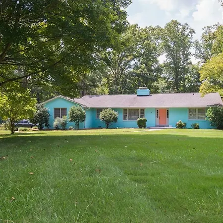 Holiday home Boho By The Water! 1750sqft - Fishing & Sleeps 10! Charlotte