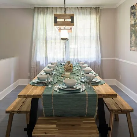 Boho By The Water! 1750sqft - Fishing & Sleeps 10! Holiday home *