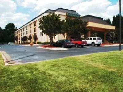 Hotel Spark By Hilton Airport North 3*
