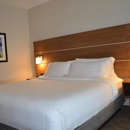 Express & - Ne - Area By Ihg Hotel