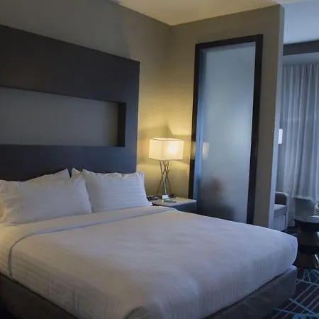 Express & - Airport By Ihg Hotel 3*