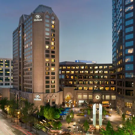 Hotel Hilton Uptown 4*