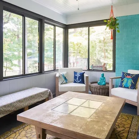 Boho By The Water! 1750sqft - Fishing & Sleeps 10! Charlotte