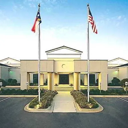 Hotel Doubletree By Hilton Airport 4*