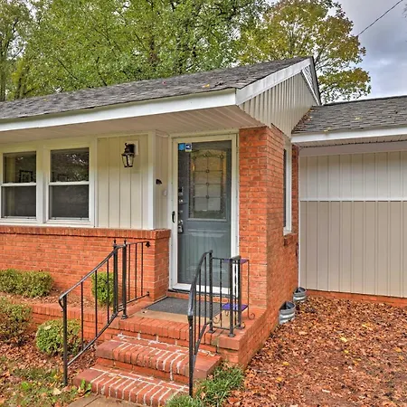 Holiday home Area W/ Patio - 6 Miles To Downtown *