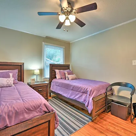 Area W/ Patio - 6 Miles To Downtown