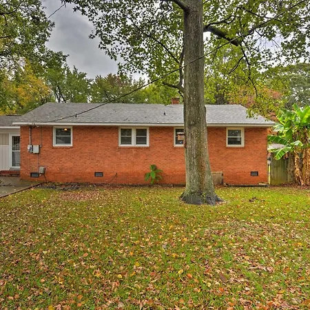 Area W/ Patio - 6 Miles To Downtown Holiday home