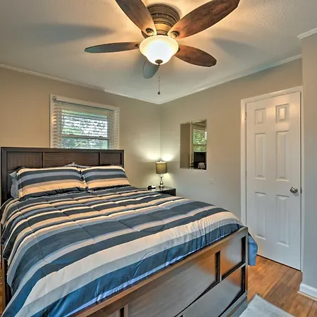 Area W/ Patio - 6 Miles To Downtown * Charlotte