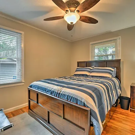 Holiday home Area W/ Patio - 6 Miles To Downtown