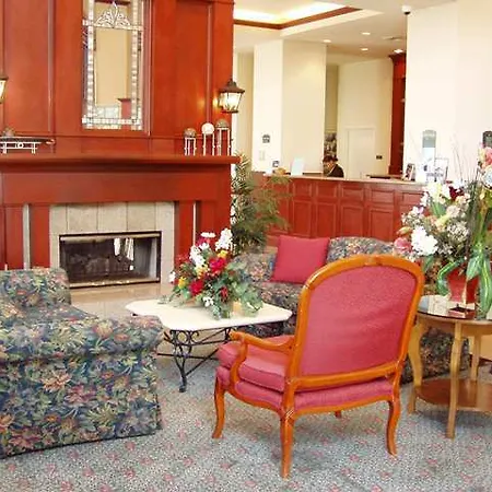 Hotel Hilton Garden Uptown 3*