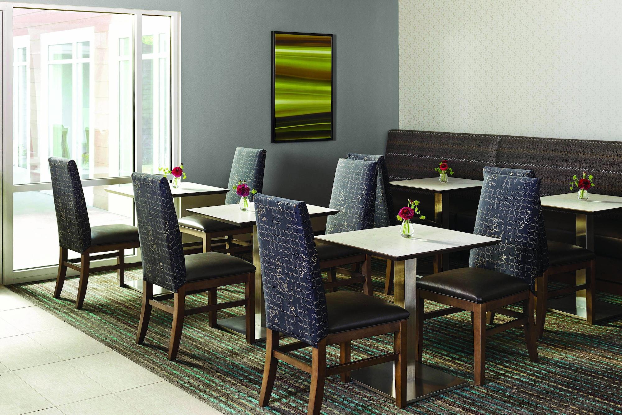 By Marriott Charlotte Steele Creek 3* Pine Harbor