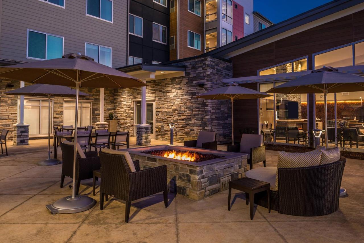 By Marriott Charlotte Steele Creek Hotel 3*