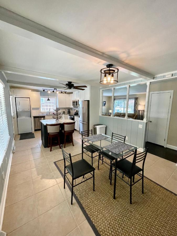Modern House W/ Easy Access To Upt & Se Holiday home Charlotte