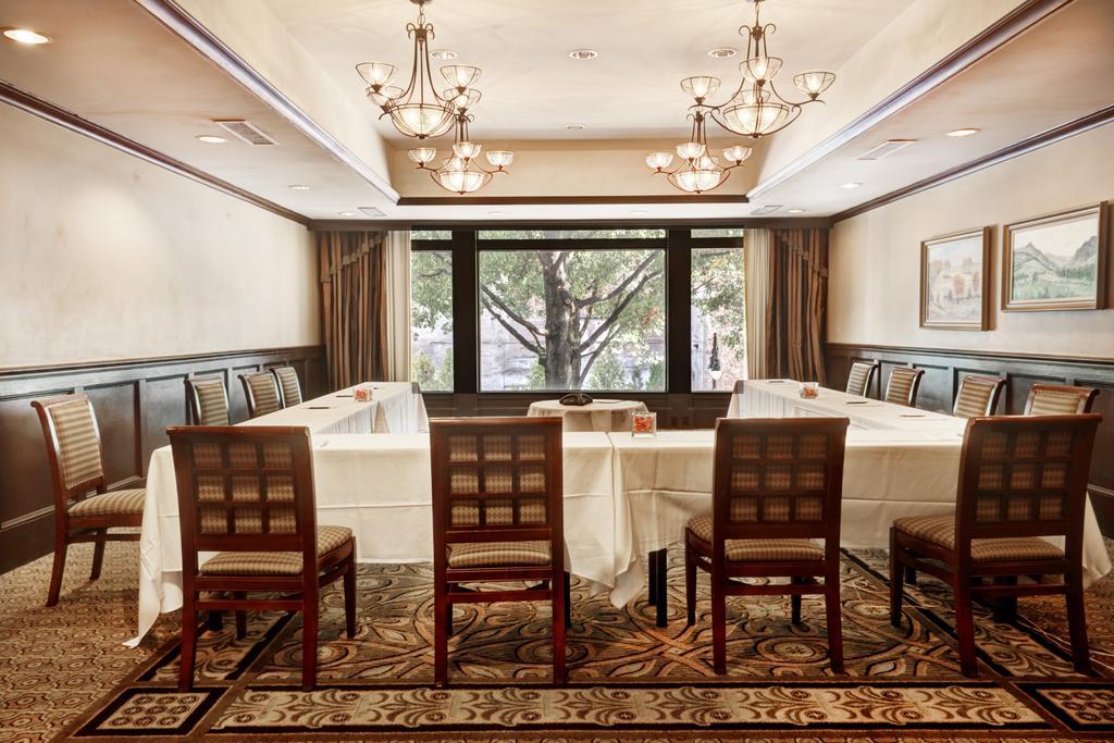 Dunhill 4* Charlotte